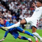 Emil Audero saat menjalani debut bersama Rayo Vallecano melawan Real Madrid